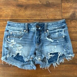 American Eagle 360 Superior Stretch low-rise size 4 denim shorts